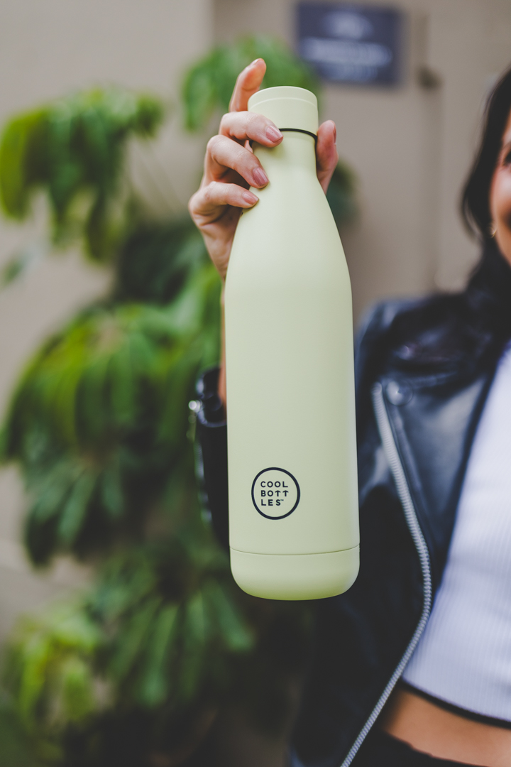 lifestyle-termolahev-cool-bottles-pastel-green-750ml-u-vody